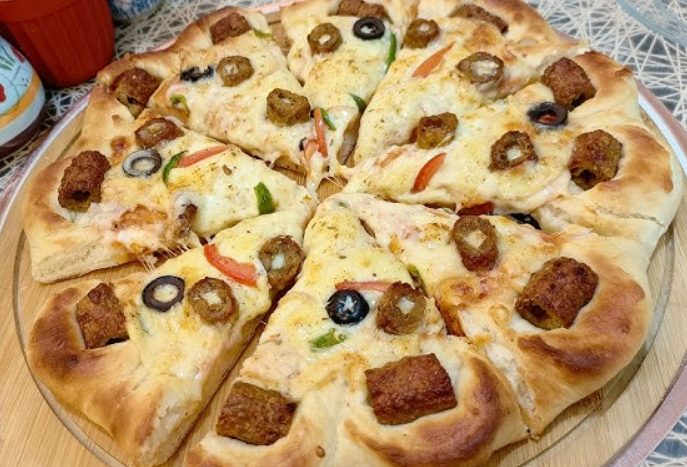 Crown Crust Tikka pizza - Nematoon